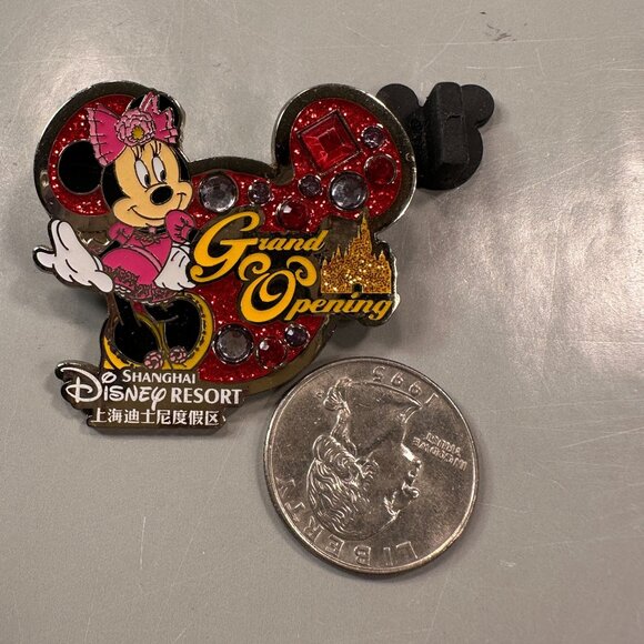 Disney Shanghai Minnie Mouse Trading Pin Mickey Icon Bling Pink Badge - Picture 2 of 6